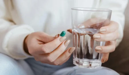 Lormétazépam 1 mg vs Lorazépam 2,5 mg : Quelle Différence pour le Traitement de l’Anxiété ?